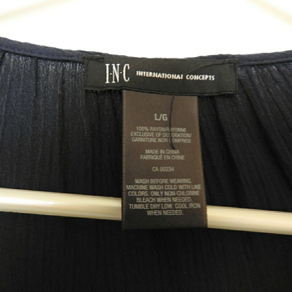 Blouse - Picture 2 of 3